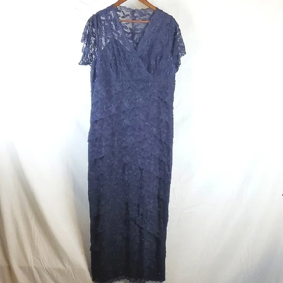 Marina Navy Blue Lace Formal Dress - Picture 1 of 8